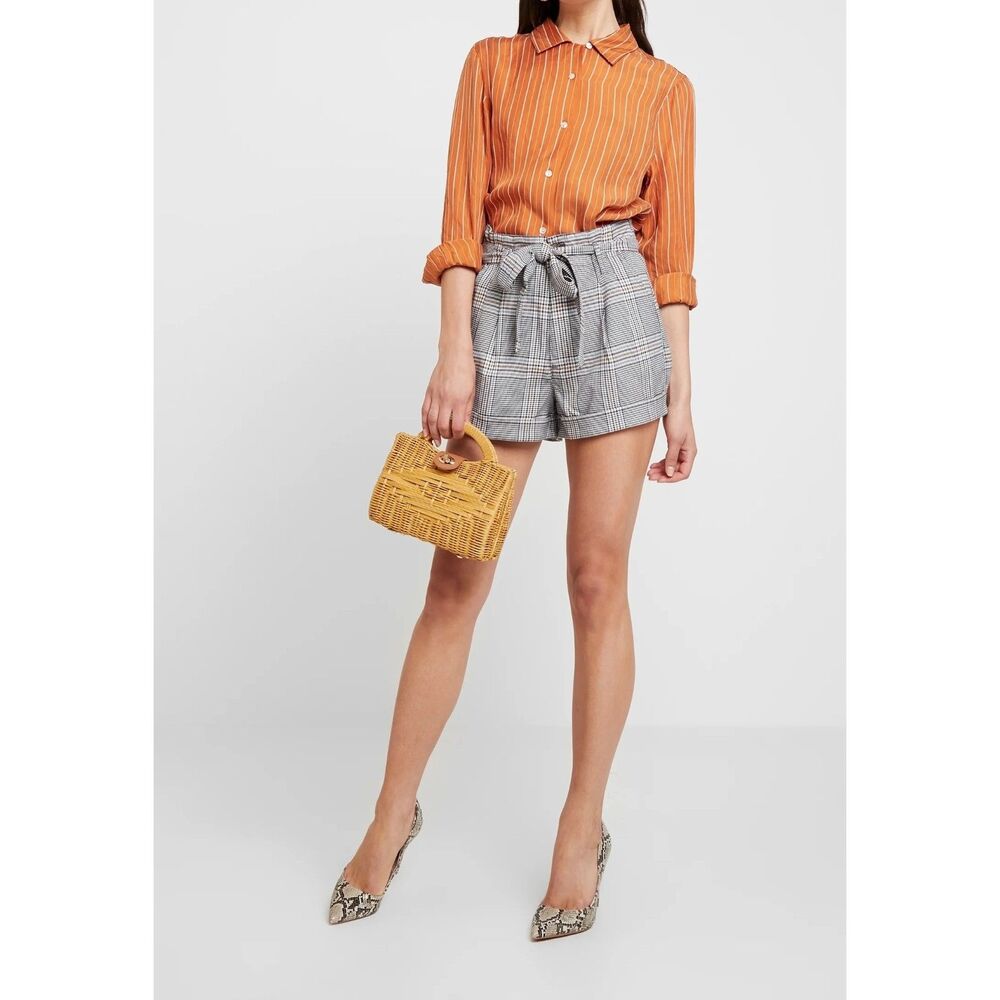 Abercrombie & Fitch High Waisted Plaid Shorts With Waist Tie - Picture 2 of 10